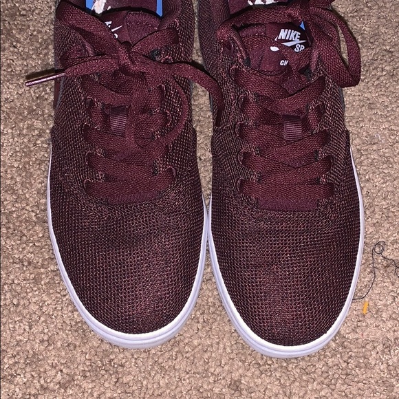 Nike Sneakers - Picture 3 of 5